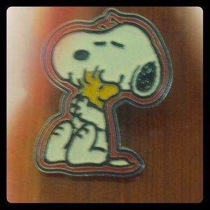 Snoopy pin